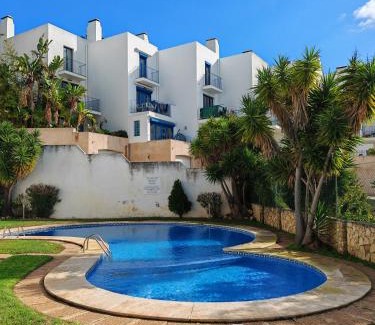 Patio Apartment | Apartamento Páteo - piscina, churrasqueira e vista jardim