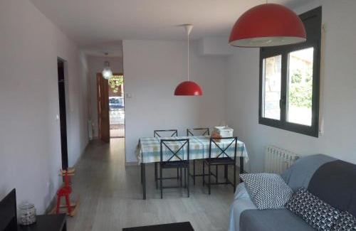 La Puebla de Castro Apartment | Apartamento Paola. Prepirineo. Senderismo, relax.