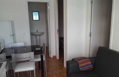 Burinhosa House | Apartamento T2 Ideal Para Famílias com Vista Jardim