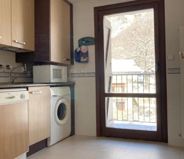Escarrilla Apartment | Apartamento Tarmañones Vistas a la montaña