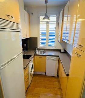 Torremolinos Apartment | Apartamentos Bajondillo Beach Cozy Inns