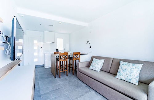 Passeig Maritim Apartment | Apartamentos Sunway Apollo