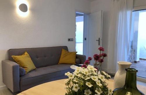 Sant Marti d'Empuries Apartment | Apartaments La Palmera, Terrace & Pool