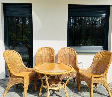 Milicz Apartment | Apartamenty Dębowa 4 PRIV OGRÓD I MIEJSCE NA ROWERY