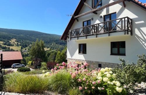 Swieradow-Zdroj Villa | Apartamety i Pokoje Gościnne Na Jaskółczej
