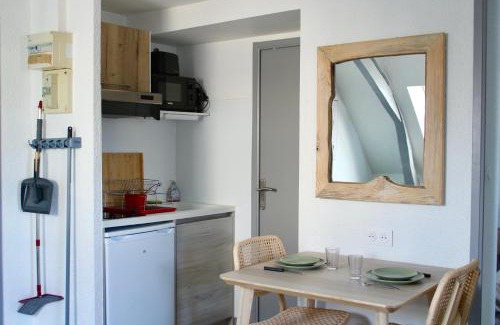Laval Apartment | Apartee - Charmant T2 en centre ville de Laval
