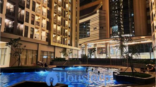 Depok Apartment | Apartemen Trans Park Cibubur by HOUSLEEP