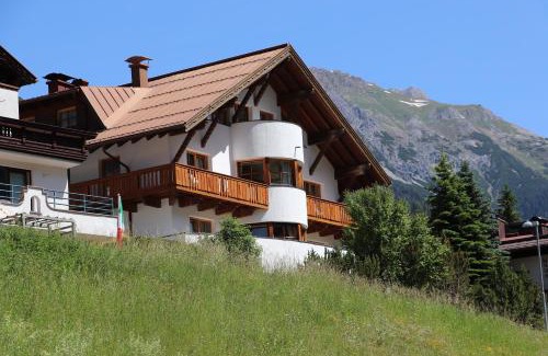 Sankt Anton am Arlberg Hotel | Aparthotel Alpin Life