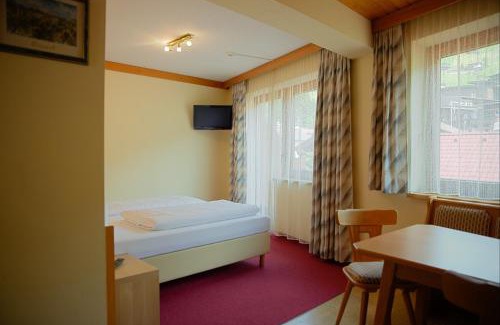 Vorderlanersbach Apartment | Aparthotel Dorfplatzl Garni