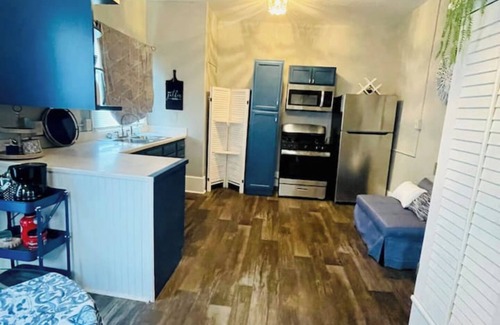 Huntington Apartment | Aparthotel: Lopsy Blue -by Arena/Marshall/Hospital