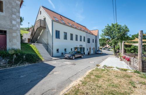 Pavlov Apartment | Apartmán se sklípkem