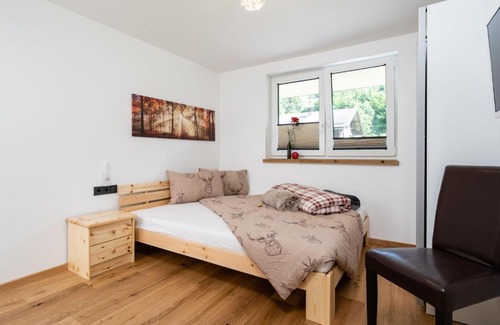 Schonbach Apartment | Apartment in Neukirchen am Gro venediger with Balcony