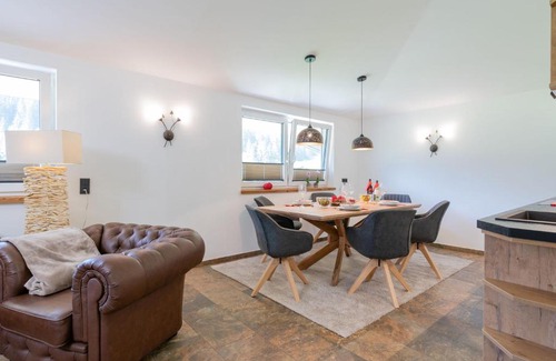 Schonbach Apartment | Apartment in Neukirchen am Gro venediger with Balcony