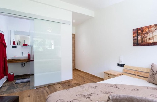 Schonbach Apartment | Apartment in Neukirchen am Gro venediger with Balcony