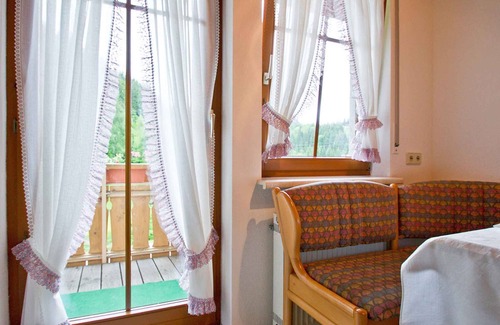 Bad Rippoldsau-Schapbach Apartment | Apartment 'Typ C, 75 Qm' with Shared Garden, Balcony and Wi-Fi