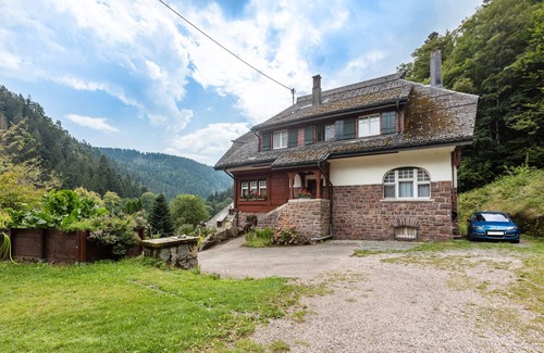 Dachsberg Apartment | Apartment 'Double Room No. 6' with Shared Terrace, Shared Garden and Wi-Fi