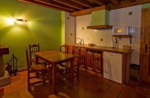 Arguebanes Apartment | Apartment Ensuite with Bath - La Encina