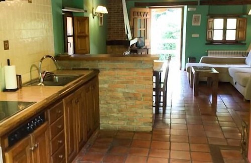 Arguebanes Apartment | Apartment Ensuite with Bath - La Encina