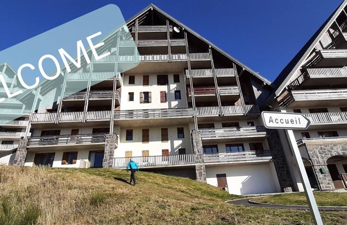 Besse-et-Saint-Anastaise Apartment | Apartment 4/6 persons 2bedrooms in Super-Besse