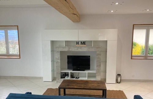 Saint-Vincent-de-Mercuze Apartment | Apartment