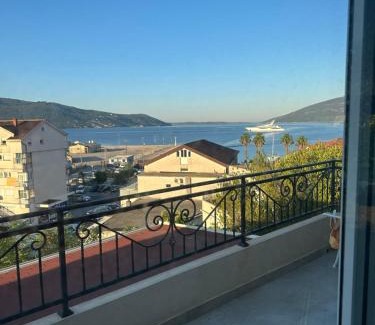 Zelenika Apartment | Apartman Maja