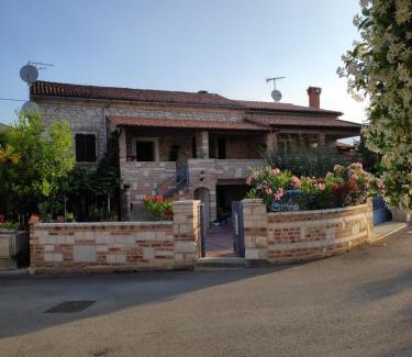 Spadici Apartment | Apartmani Memić 100 m do plaže, APARTMENTS MEMIĆ ONLY 100M FROM BEACH