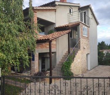 Spadici Apartment | Apartmani Memić 100 m do plaže, APARTMENTS MEMIĆ ONLY 100M FROM BEACH