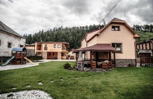 Liptovsky Jan House | Apartmanovy Dom Martha a Domček Martuška