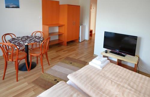 Demanova House | Apartmany Broma