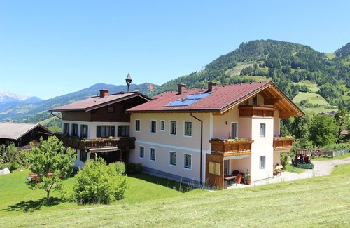 Sankt Veit im Pongau Apartment | Apartment in Sankt Johann near Ski Area