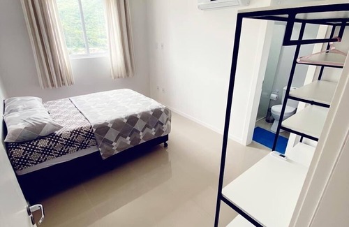 Tabuleiro dos Oliveiras Apartment | Apartment for 6 people 500m from Itapema's central beach