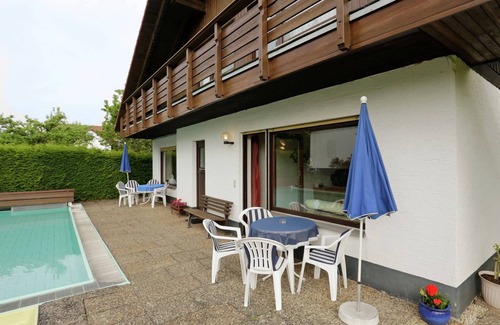 Armsfeld Apartment | Apartment in Armsfeld mit Pool