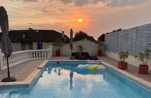 Valprionde Apartment | Apartment in white stone house of quercy with swimming pool