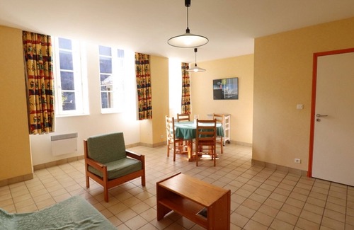 Saint-Vincent-de-Salers Apartment | Apartment Saint-Vincent-de-Salers, 1 bedroom, 2 persons