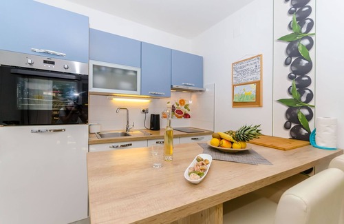 Zastrazisce Apartment | Apartments Apollo (59291-A1) - Zastrazisce - island Hvar