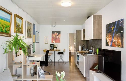 Heiligenrode Apartment | Apartment 'Kupfer' with Balcony and Wi-Fi