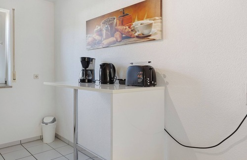 Radolfzell am Bodensee Apartment | Apartment 'Casa Di Napolitano 3' with Balcony and Wi-Fi