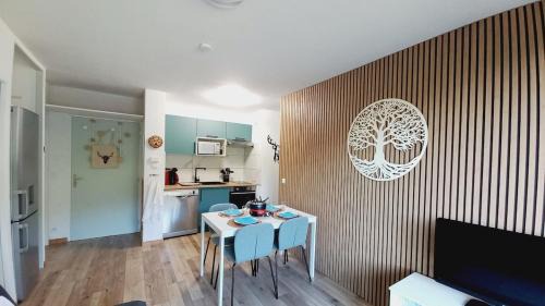 Saint-Francois-Longchamp Apartment | Apartment for 5-7 people