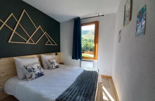 Saint-Francois-Longchamp Apartment | Apartment for 5-7 people