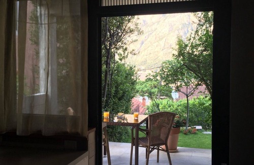 Prcanj Apartment | Apartment 1 minute walk from the beach