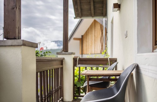 Issengo Apartment | Apartment '1' with Mountain View, Shared Pool and Wi-Fi