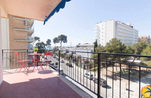 Salou City Centre Apartment | Apartment 10 pax located about 50mts. From the beach Capellans of Salou.