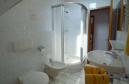 Nieder-Werbe Apartment | Apartment 12 - Apartments Arrow