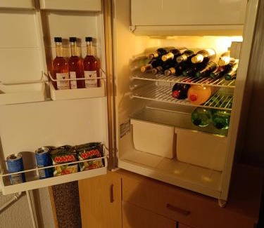 Buchholz-Kleefeld Apartment | Apartment 120 qm, max 9 person, 24 H Check-in,Tv,Internet,Küche, Bad, freeparking,im Keller, VIP Shuttle Service