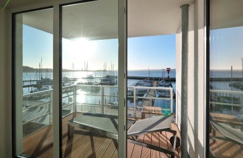 Eckernfoerde Apartment | Apartment 13 "Möwennest", Blickrichtung offenes MeerBinnenhafen Nord