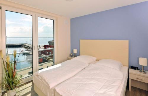 Eckernfoerde Apartment | Apartment 13 "Möwennest", Blickrichtung offenes MeerBinnenhafen Nord