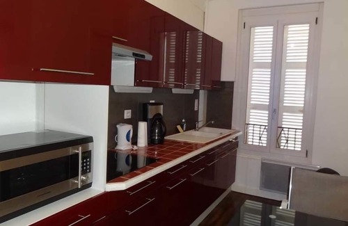 Vitry-le-Francois Apartment | apartment 16 with bathroom - lys
