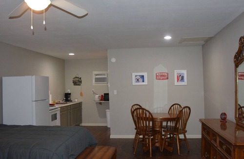 Milam Apartment | Apartment 2- 2760 Carters Ferry Road Milam Texas. Free Ice !