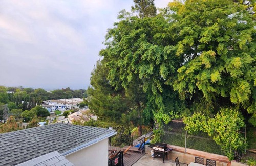 Monterey Park Apartment | Apartment ∙ 2 bedrooms ∙ 7 guests