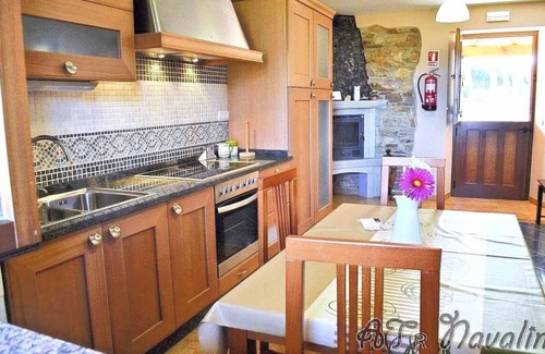 Serantes Apartment | Apartment 2: With porch, pool and garden